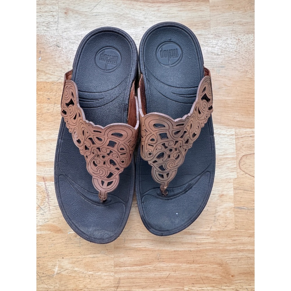 FitFlop Flora Thong Sandals Brown Leather Filigree Wobbleboard Women US 6 EUR 37